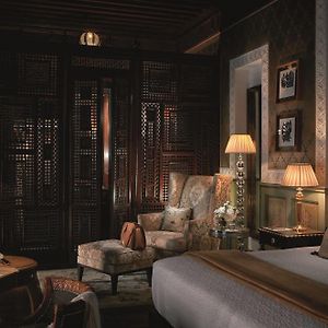 Kamer "Premier" met Één Kamer en een King Size Bed